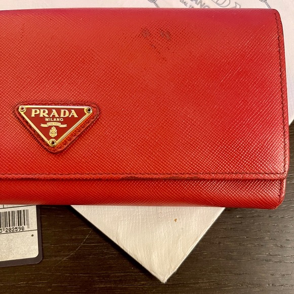 Authentic PRADA Wallet 1M1132 - Portaf Patt Lunga Fuoco - Saffiano Red Leather - Picture 9 of 11